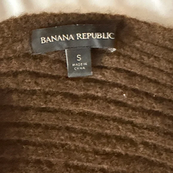 Banana Republic Off-the-Shoulder Brown Sweater - Picture 5 of 5